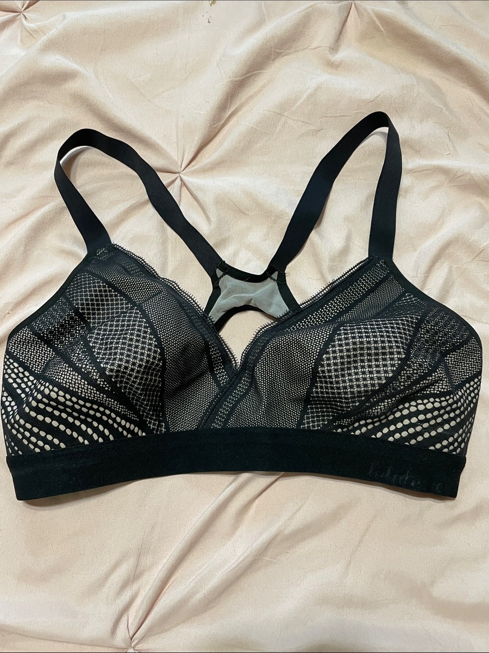 Lululemon Awake To Lace Bra 32D Black Beige V-Neck Mesh Hook-and-Eye Closure - Picture 3 of 7